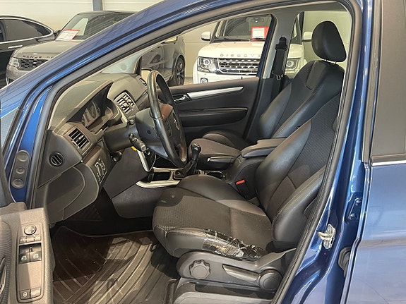 Mercedes-Benz B180 7 of 16