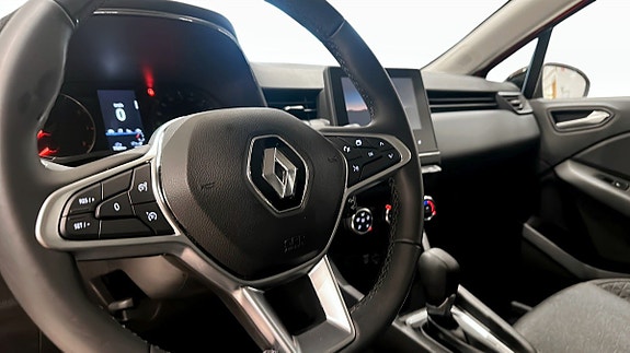 Renault Clio 8 of 12