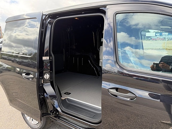 Volkswagen Caddy 3 of 26