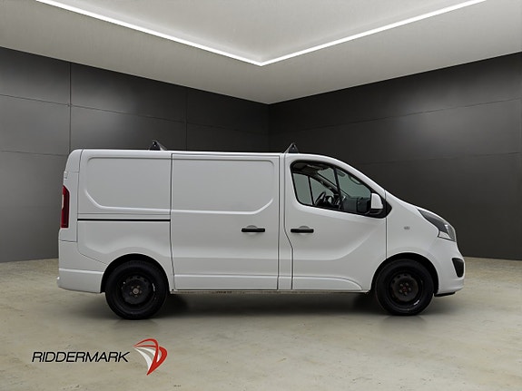Opel Vivaro 2 of 27