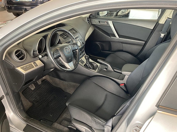 Mazda 3 5 of 5