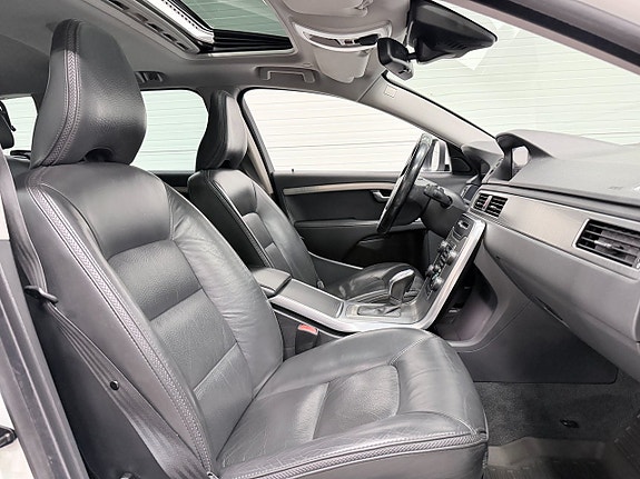 Volvo XC70 14 of 15