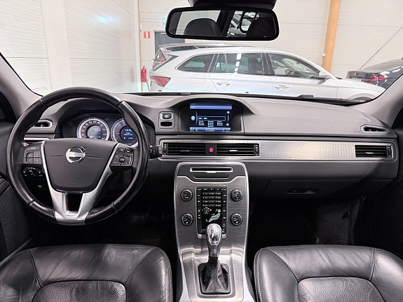 Volvo XC70 10 of 15