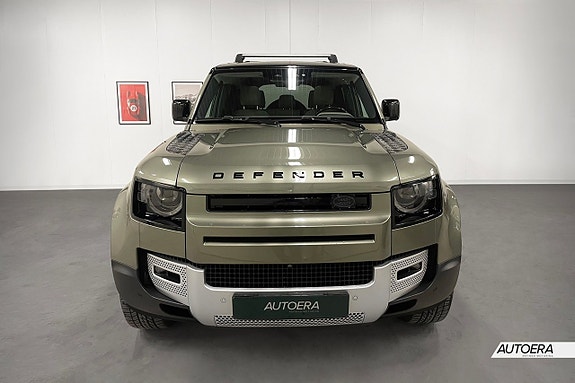 Land Rover Defender 110 5 of 30
