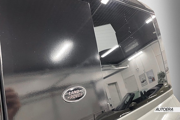 Land Rover Defender 110 26 of 30