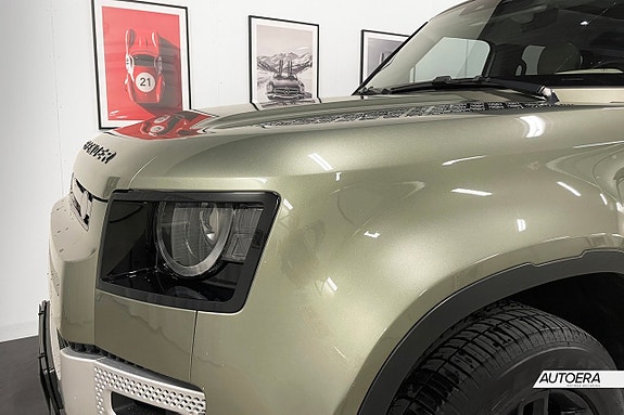 Land Rover Defender 110 2 of 30