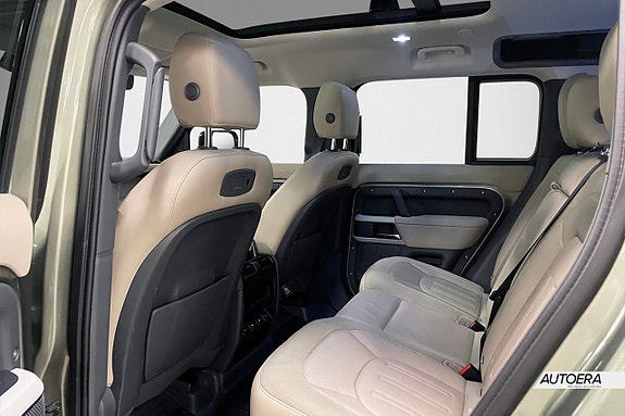Land Rover Defender 110 13 of 30
