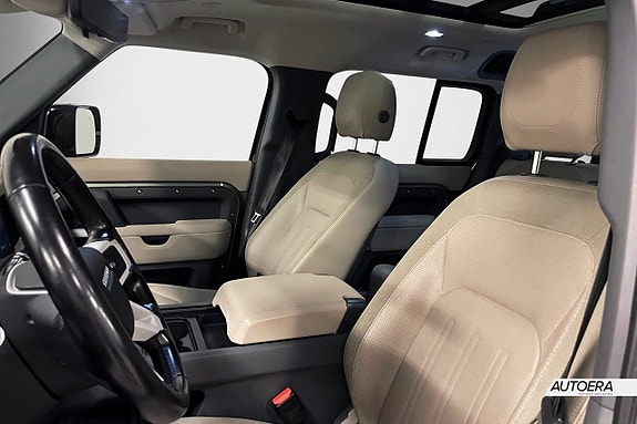 Land Rover Defender 110 11 of 30