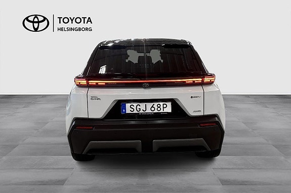 Toyota C-HR 4 of 17