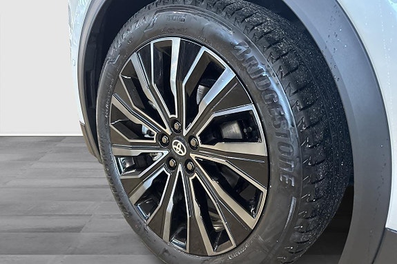 Toyota C-HR 9 of 17