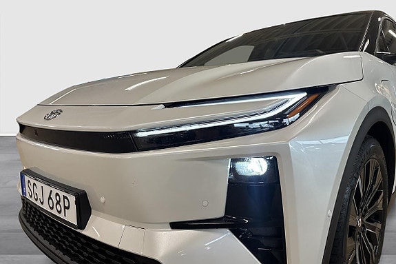 Toyota C-HR 8 of 17