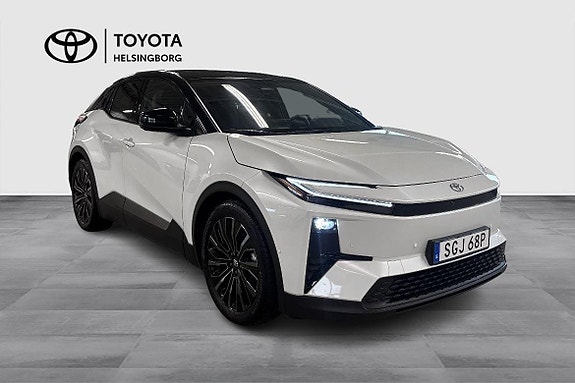 Toyota C-HR 3 of 17