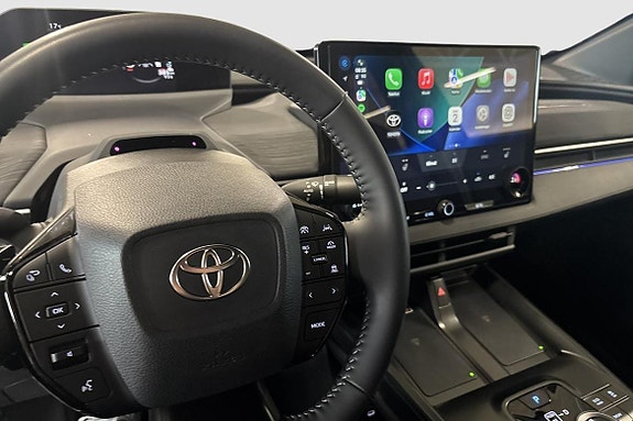 Toyota C-HR 12 of 17