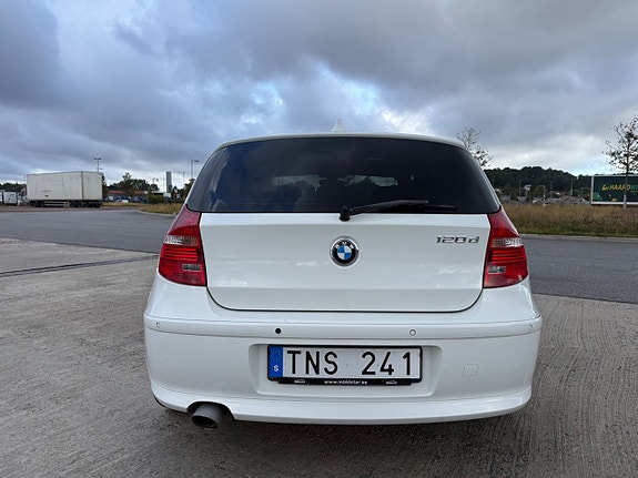 BMW 120d 6 of 23
