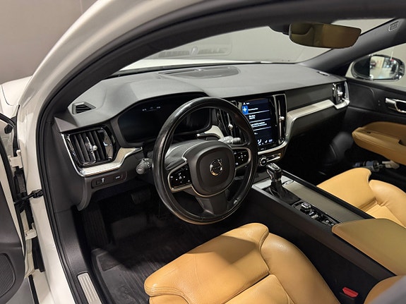 Volvo V60 8 of 12