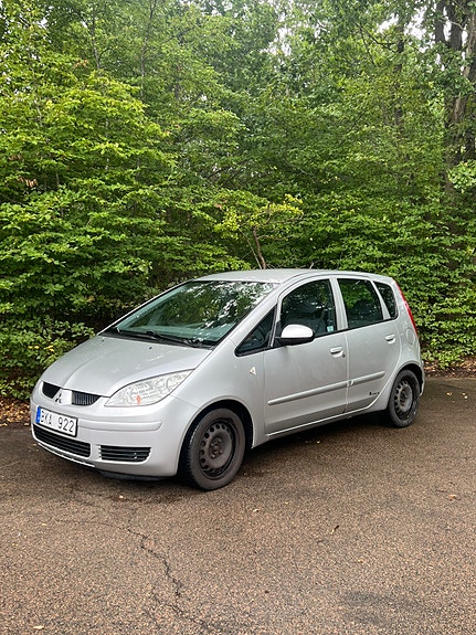 Mitsubishi Colt 2 of 6