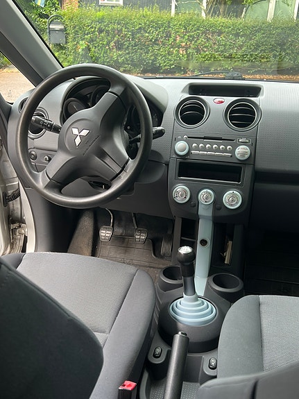 Mitsubishi Colt 6 of 6