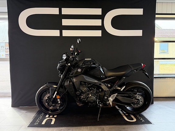 Yamaha MT-09 4 of 6
