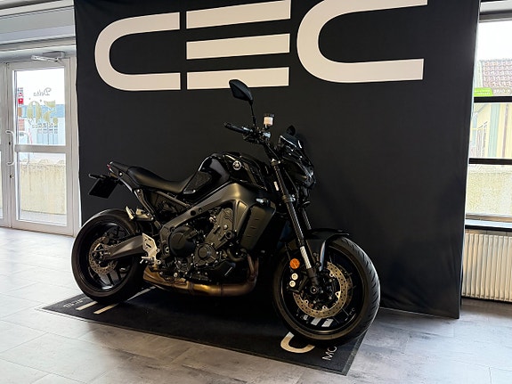 Yamaha MT-09 2 of 6
