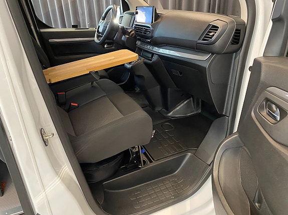 Peugeot e-Expert 17 of 30