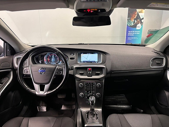 Volvo V40 16 of 28