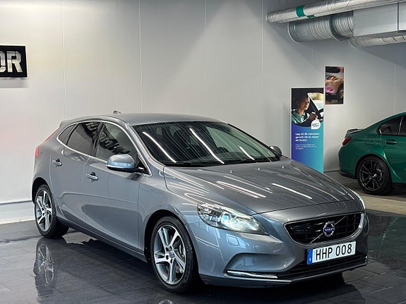 Volvo V40 5 of 28