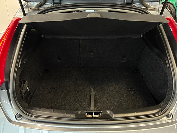 Volvo V40 9 of 28