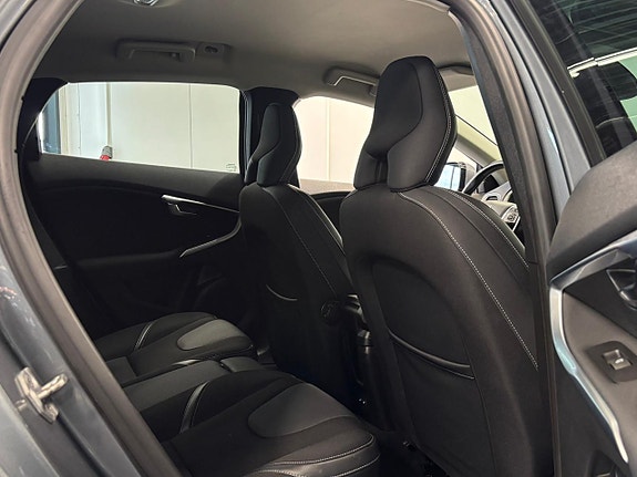 Volvo V40 28 of 28