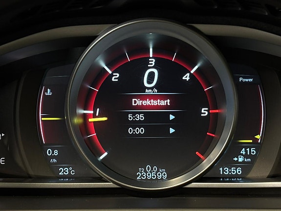 Volvo V40 19 of 28