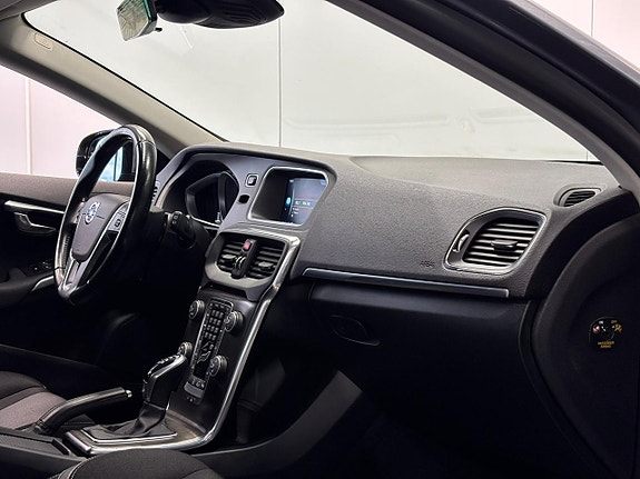 Volvo V40 27 of 28