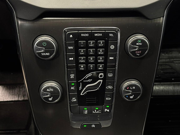 Volvo V40 22 of 28