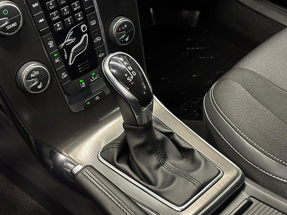 Volvo V40 21 of 28