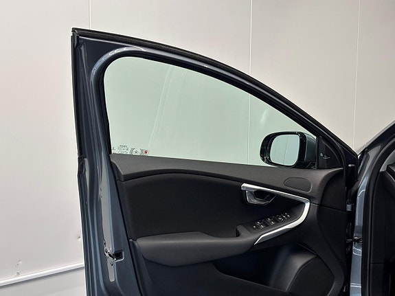 Volvo V40 13 of 28