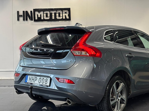 Volvo V40 8 of 28