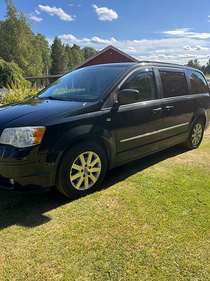 Chrysler Grand Voyager 3 of 16