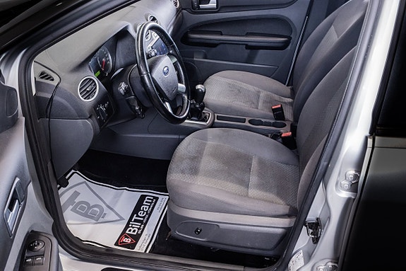 Ford Focus 13 of 22