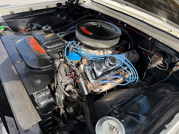 Ford Galaxie 16 of 17