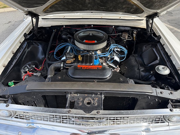 Ford Galaxie 14 of 17