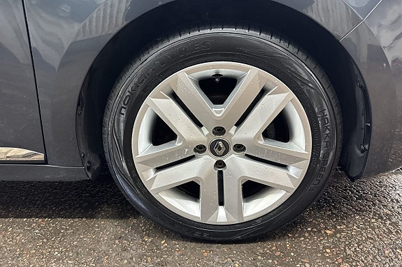 Renault Clio 12 of 18