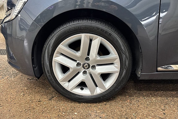 Renault Clio 9 of 18