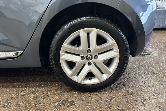 Renault Clio 10 of 18
