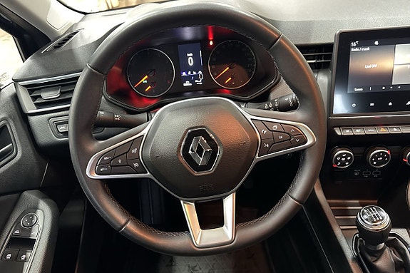 Renault Clio 16 of 18