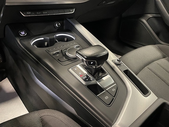 Audi A4 15 of 23