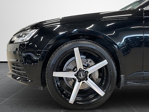 Audi A4 4 of 23