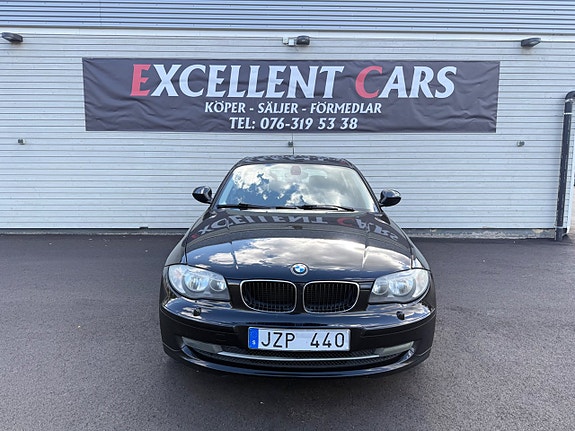 BMW 116d 2 of 11