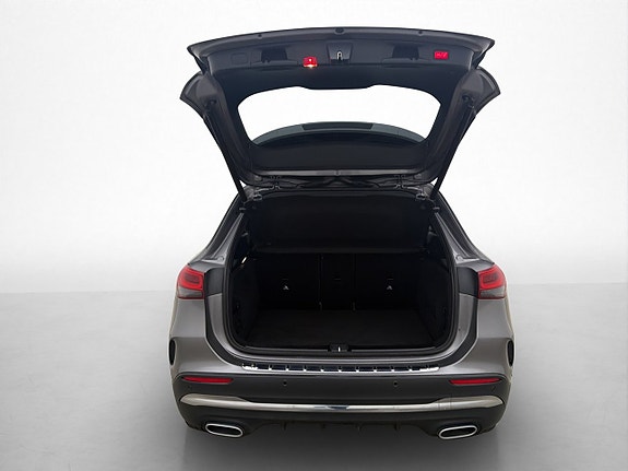 Mercedes-Benz GLA250 e 26 of 26