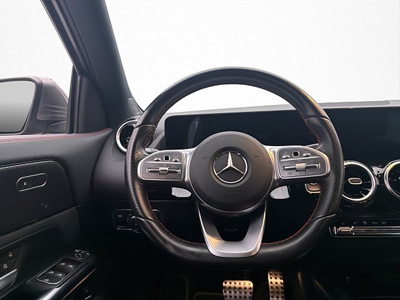 Mercedes-Benz GLA250 e 10 of 26