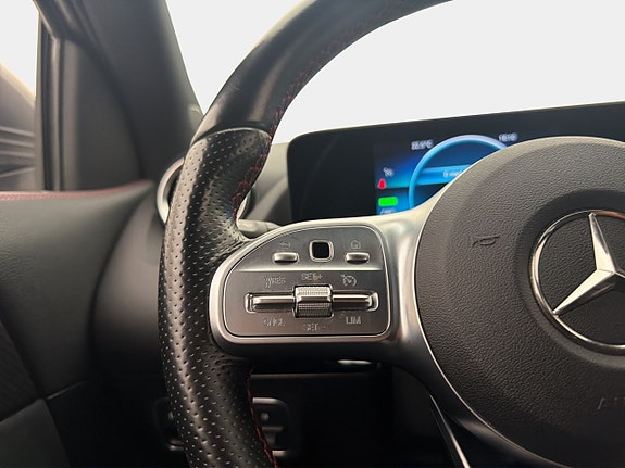 Mercedes-Benz GLA250 e 16 of 26