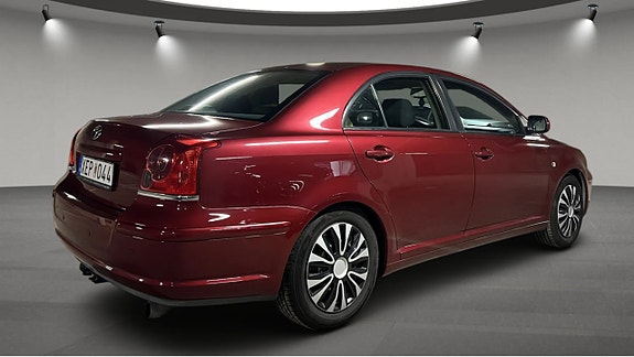 Toyota Avensis 3 of 6