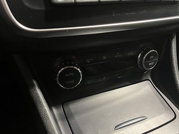 Mercedes-Benz GLA200 16 of 18